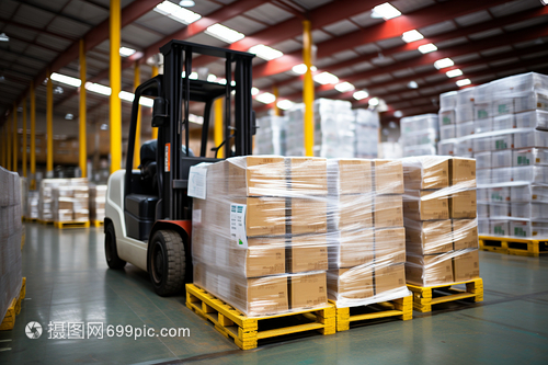叉车在现代货物运输中的关键角色